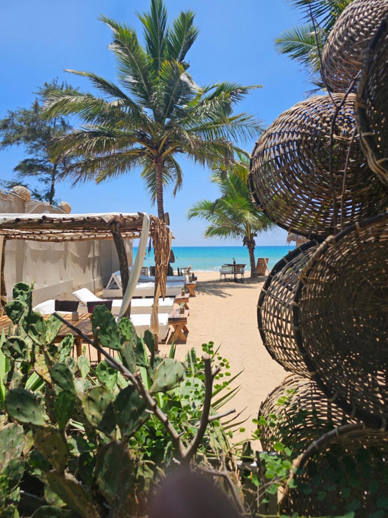 Memo'S Beach Нилавели Екстериор снимка